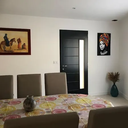 Maison-gite Chez Roland Distré